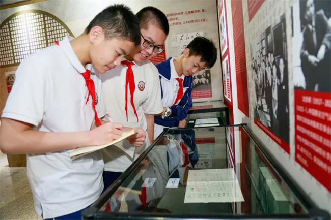 1712802980131216 1712802980131216